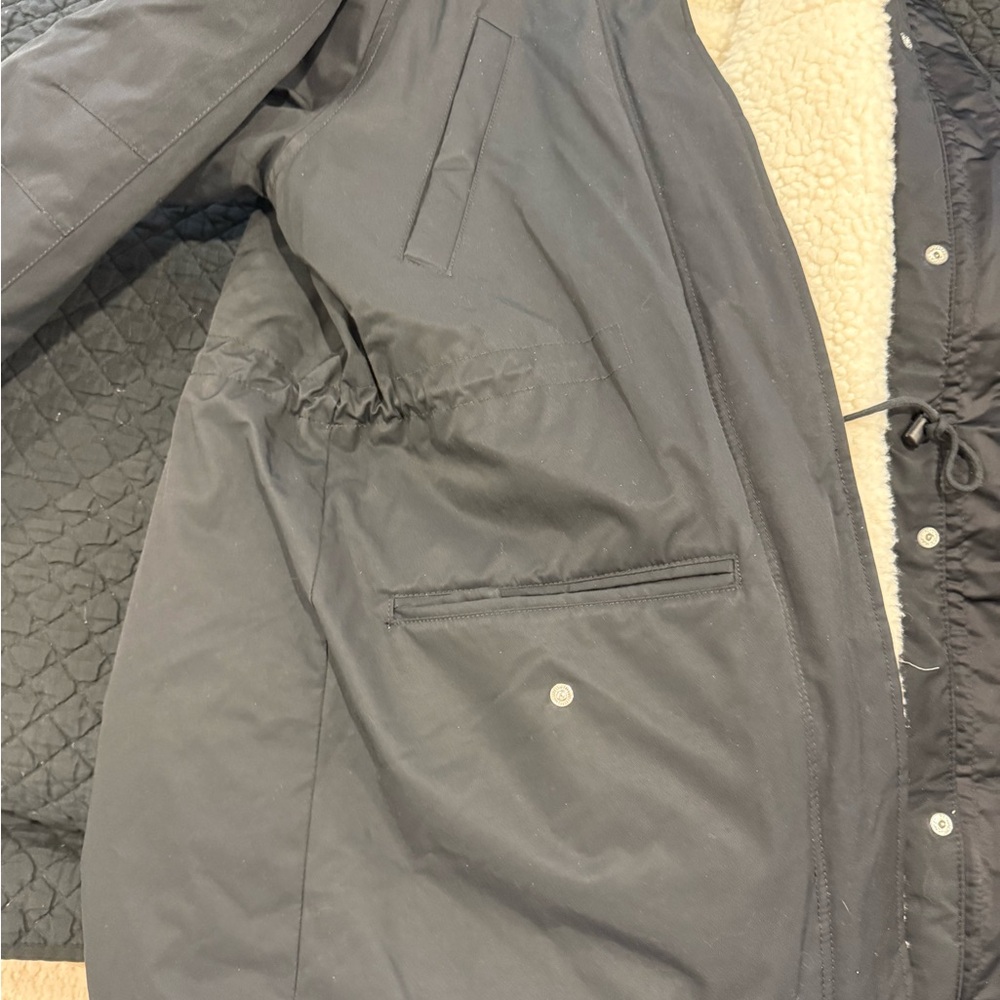 Abercrombie & Fitch Black winter coat with Cream Lining - Picture 3 of 5